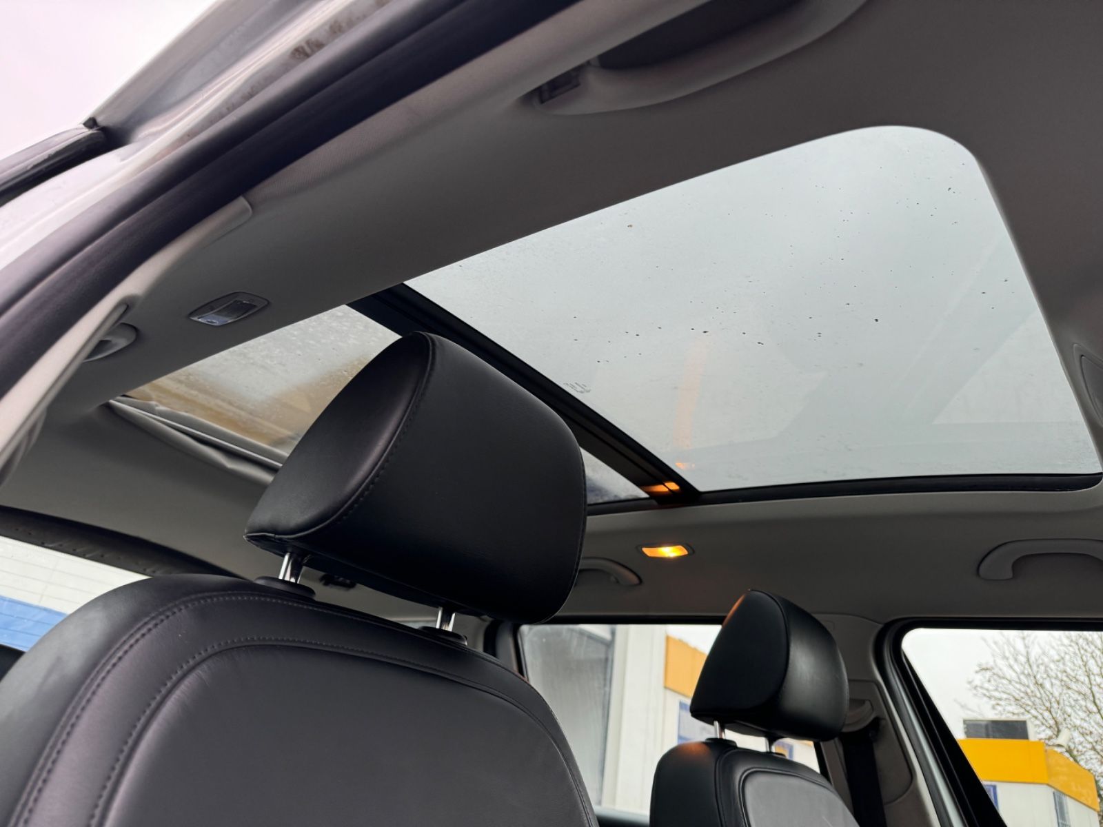 Fahrzeugabbildung SKODA Yeti Experience 4x4 Leder+Panorama+Navi+Xenon