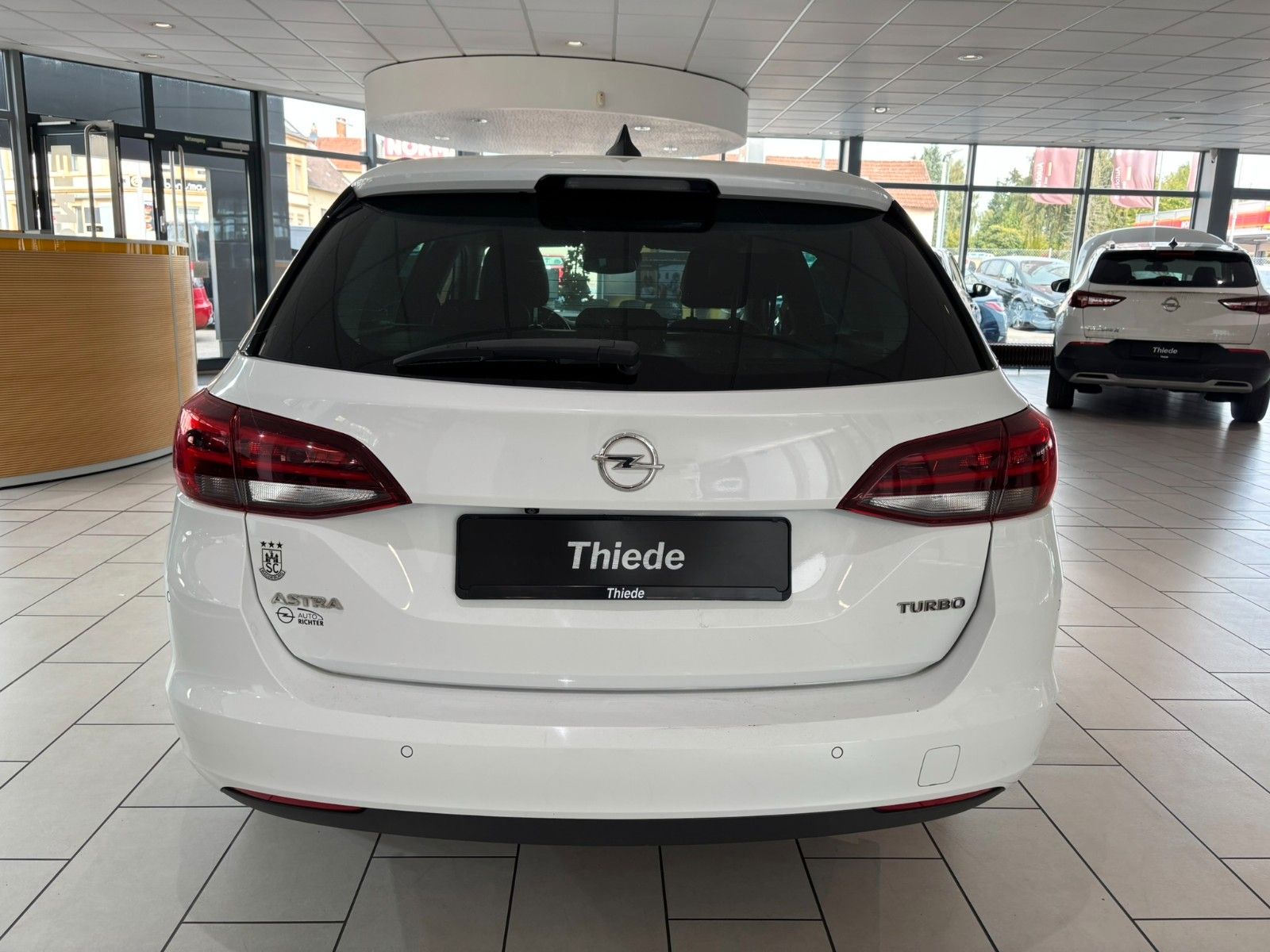 Fahrzeugabbildung Opel Astra ST 1.4T INNOVATION NAVI/KAMERA/SHZ/MATRIX