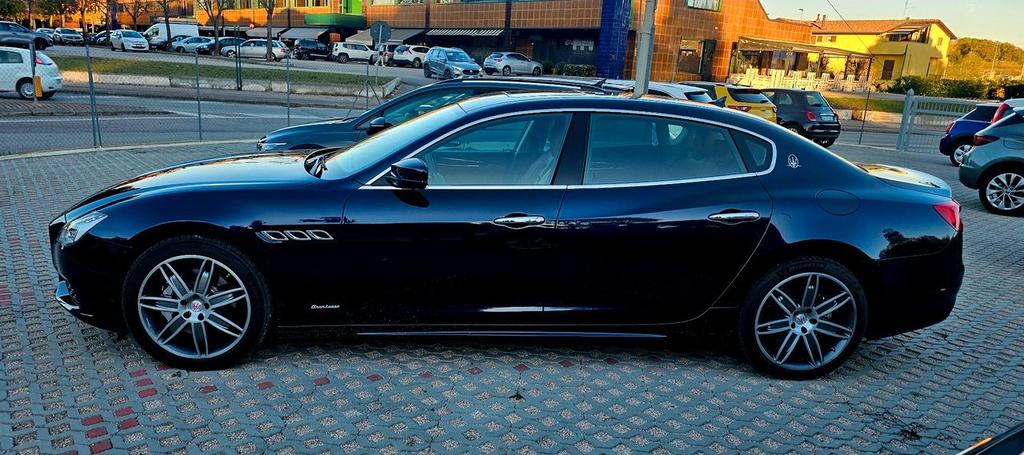 Maserati Quattroporte