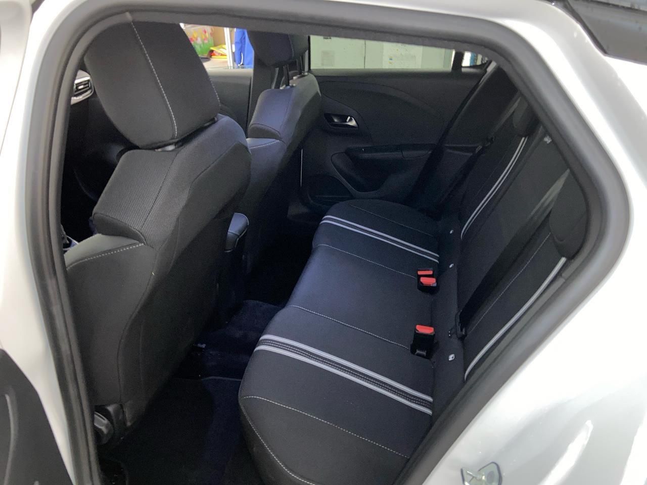 Fahrzeugabbildung Opel Corsa 1.2T GS - Navi, Kamera, Sitz-, Lenkradhzg.
