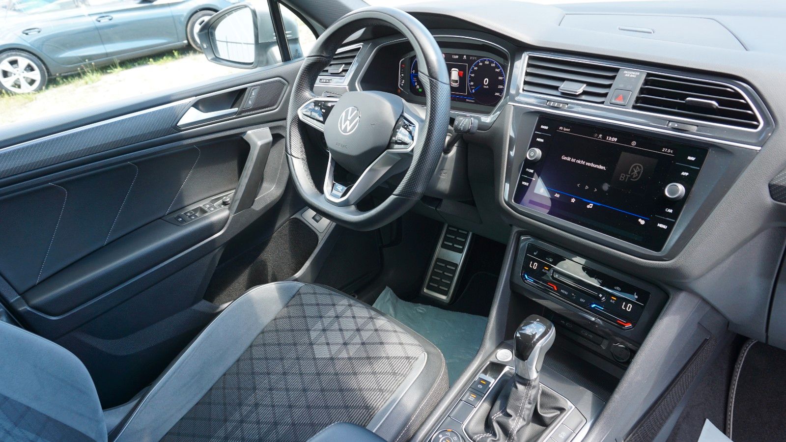 Fahrzeugabbildung Volkswagen Tiguan Allspace R-Line 4M LED,Navi,PDC,AHK