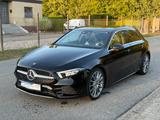 Mercedes-Benz A 200 AMG-Line *360°*D-TACHO*AMBIENTE*LED* - : Schwarz, Panorama-Dach, mit Klimaautomatik