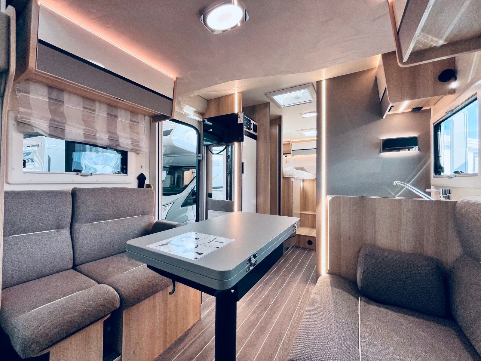 Fahrzeugabbildung NobelART T-7000 - Modell 2026 - Hubbett