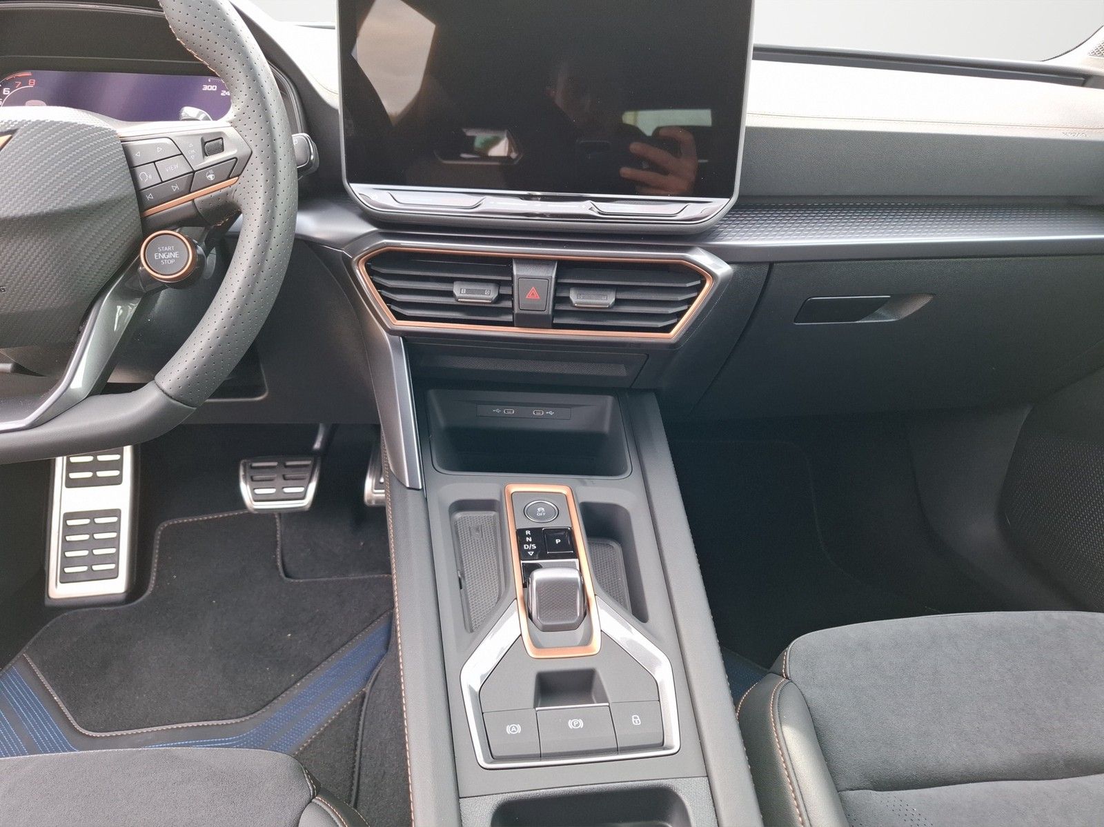 CUPRA Leon VZ 2.0 TSI 4Drive DSG / ACC / AHK/ MATRIX / - Image 14