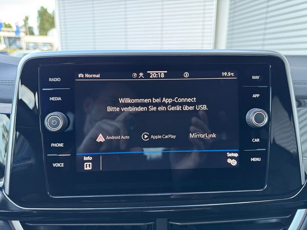 T-Roc 1.5 TSI DSG R-LINE *AHK*NAVI*KEYLESS*