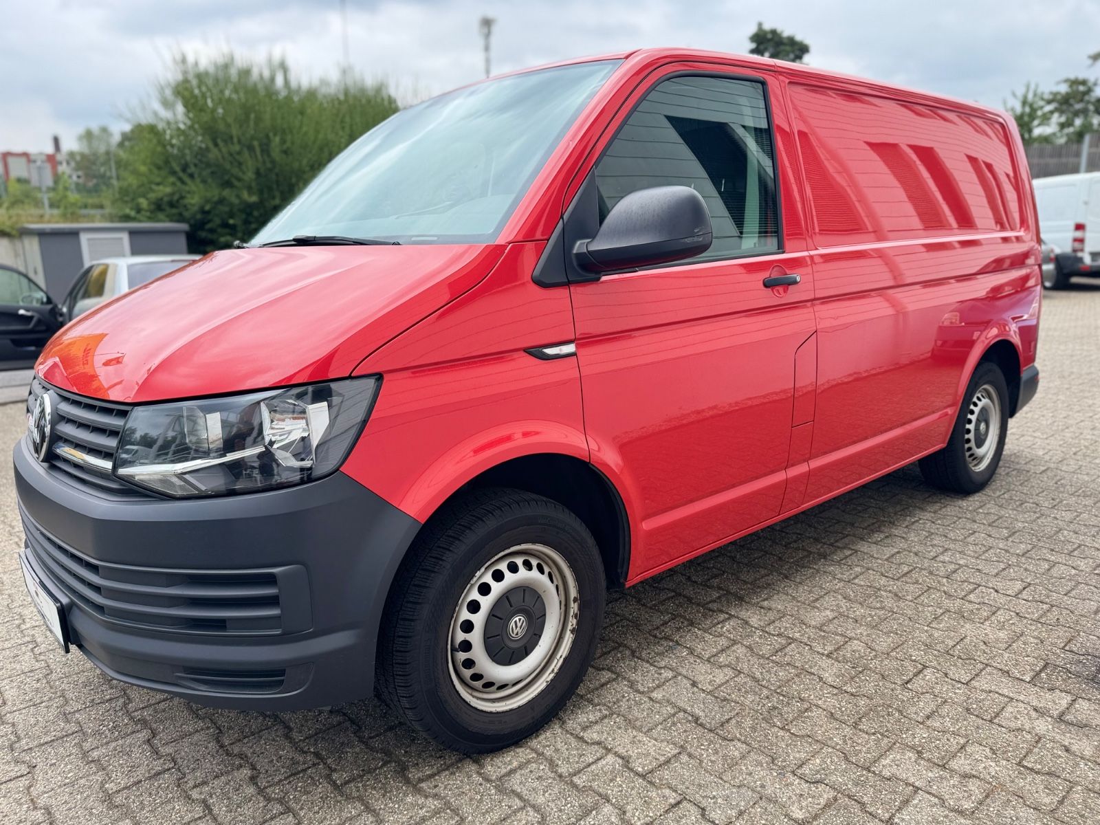 Volkswagen T6 Transporter - 1