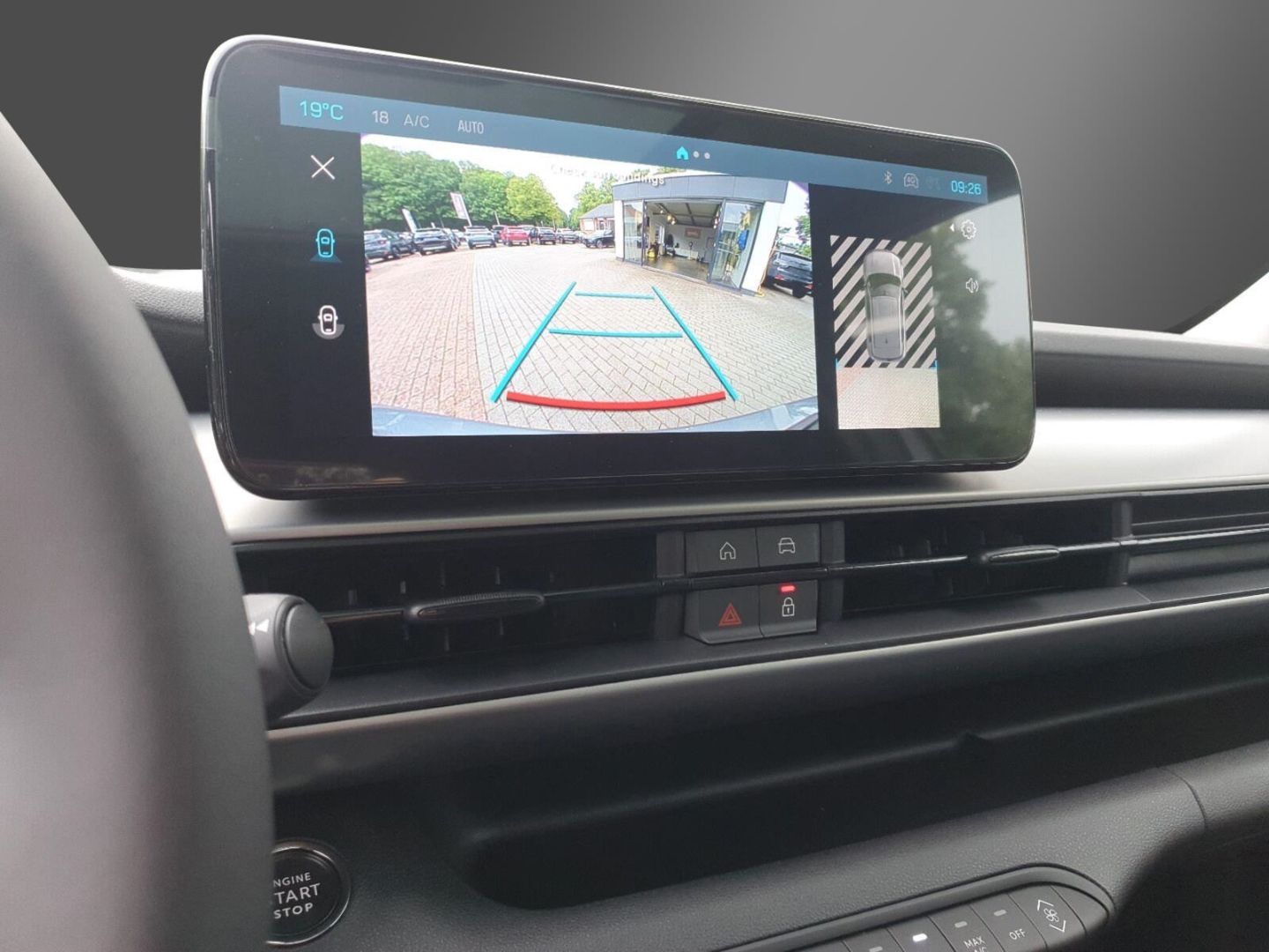 Fahrzeugabbildung Jeep Avenger Summit 1.2 MHEV -Leder-Panoramadach