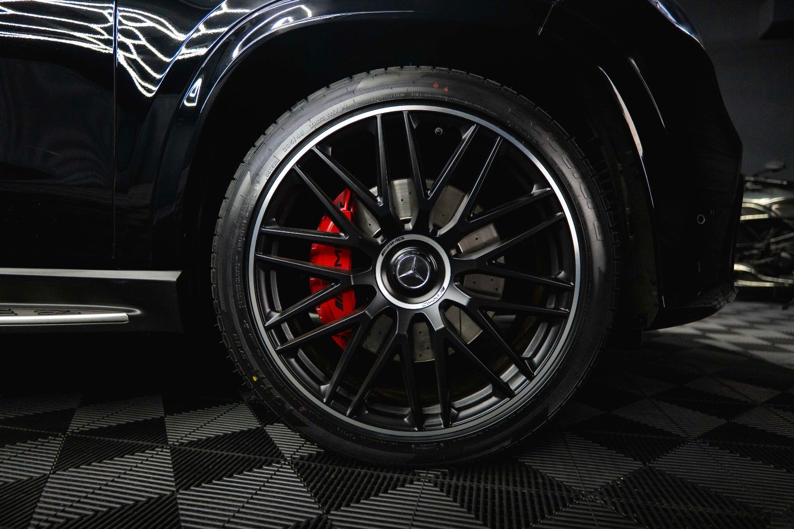 Fahrzeugabbildung Mercedes-Benz GLS 63 AMG 4Matic+ Driver's Package Carbon *ACC*