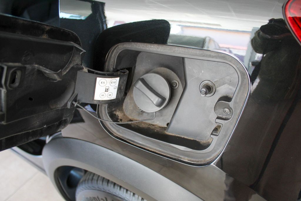 Car Image 23