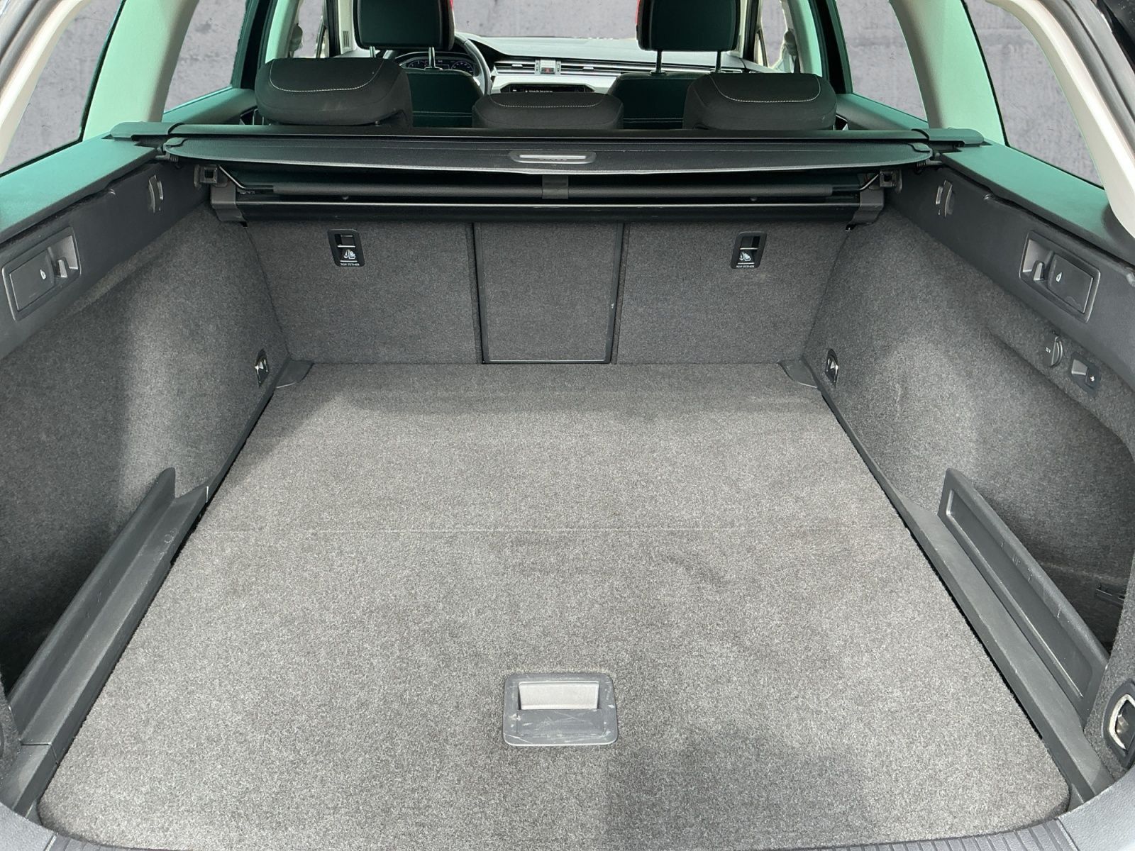 Volkswagen Passat Variant - Bild 14