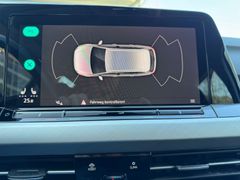 Fahrzeugabbildung Volkswagen Golf VIII Variant Life 2,0 TDI Navi Sitzh ACC