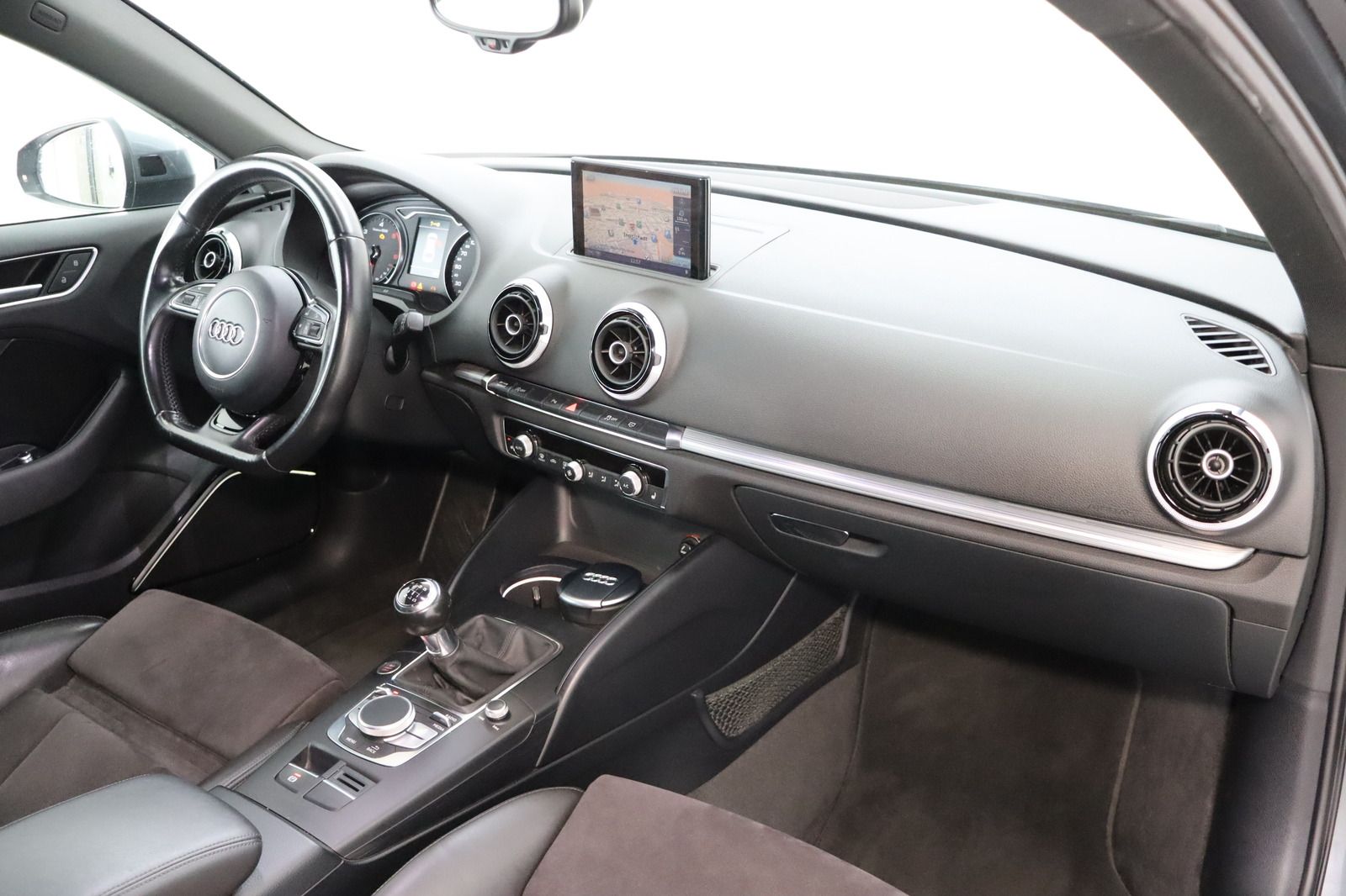 Fahrzeugabbildung Audi A3 2.0 TDI Ambition Sport * Xenon * Alcantara