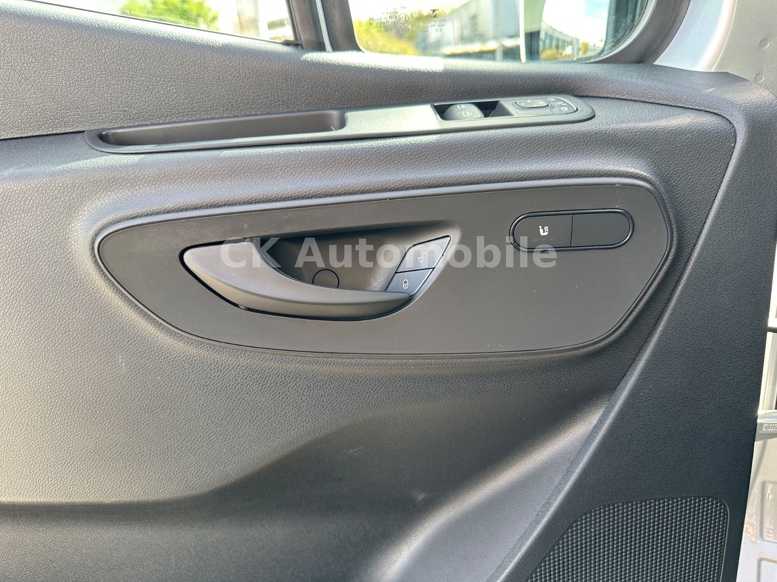 Fahrzeugabbildung Mercedes-Benz Sprinter III Kasten 317 CDI/Mixto/4 Sitze/Navi