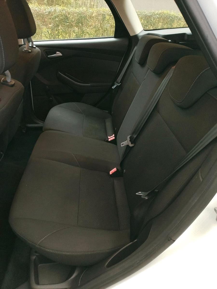 Ford Focus 2015 — photo 10
