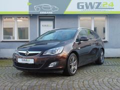 OPEL Astra J Sports Tourer Innovation*BI-XENON*AHK*