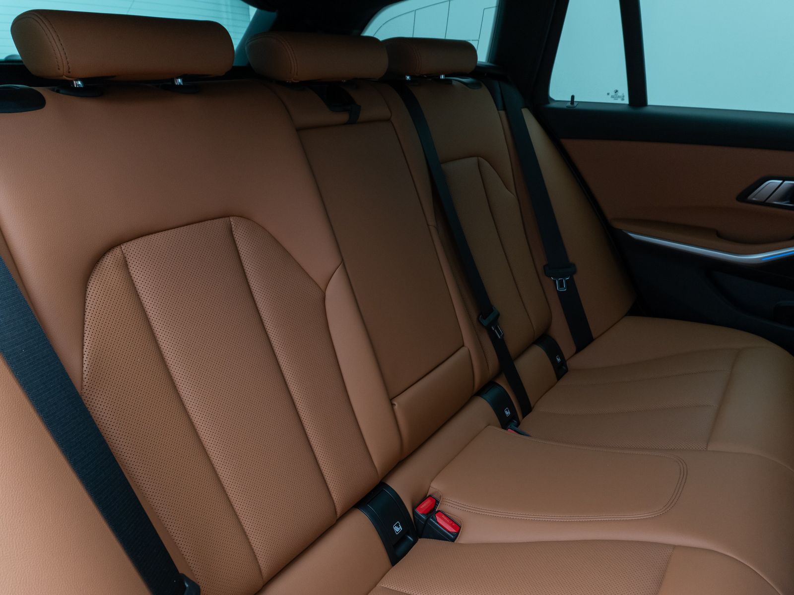 Fahrzeugabbildung BMW 330e  M Sport Kamera Laser HUD DAB HiFi Komfort