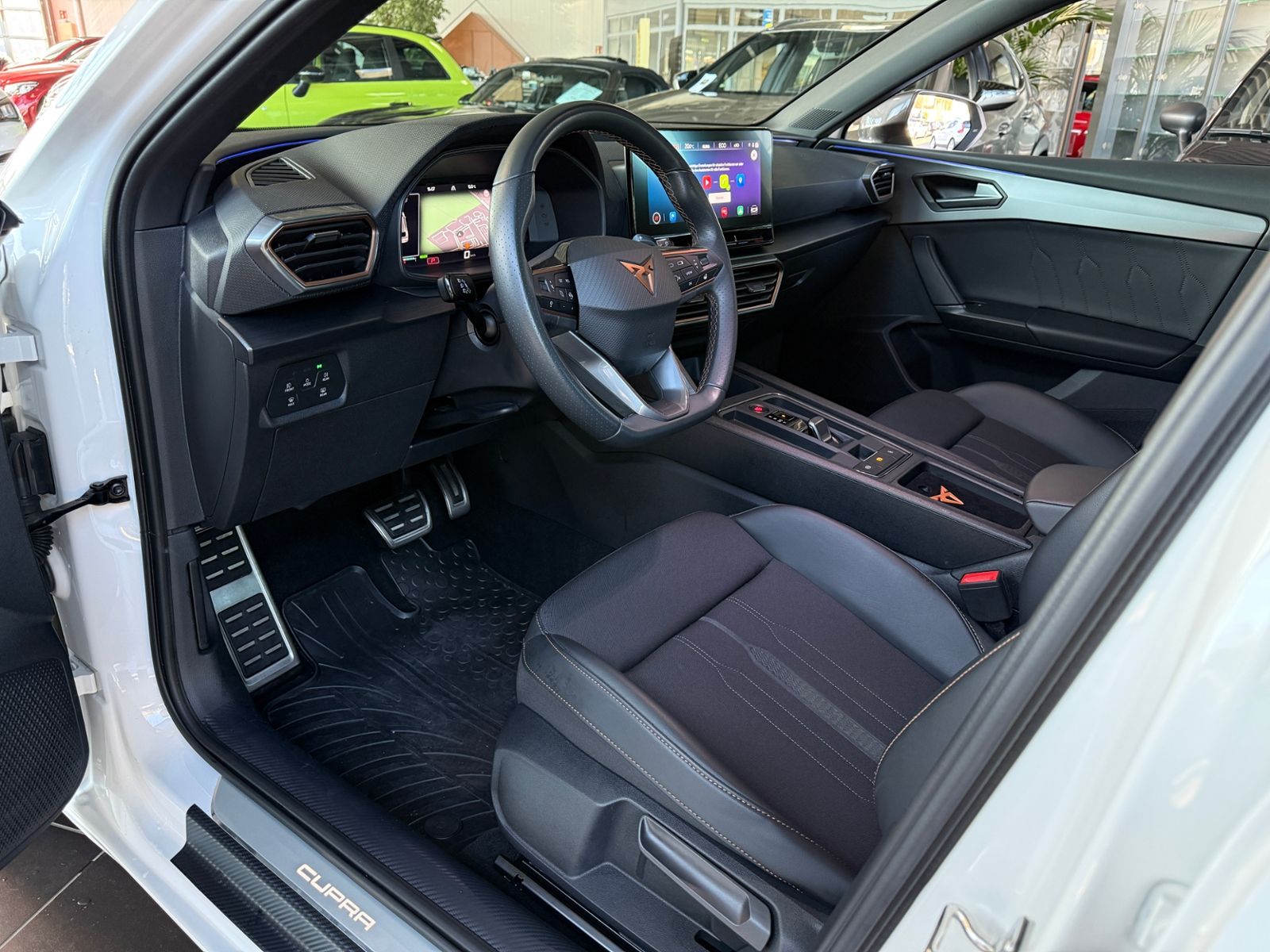 Fahrzeugabbildung CUPRA Leon Sportstourer VZ e-Hybrid ACC LED NAV 19"