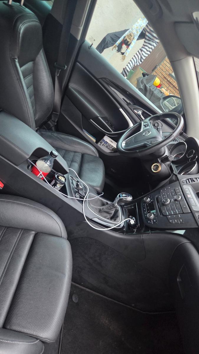 Opel Insignia 2013 — interior