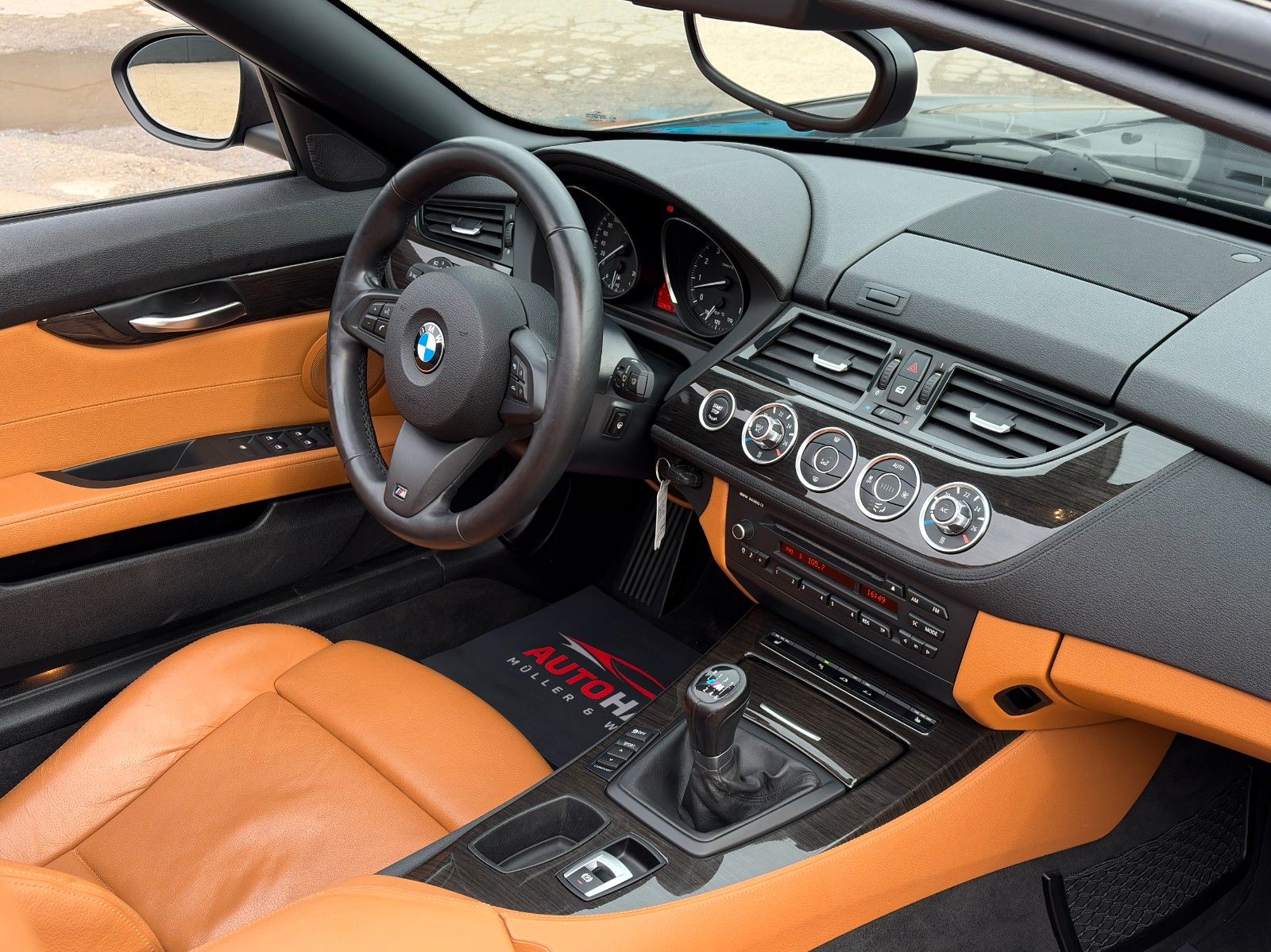 Fahrzeugabbildung BMW Z4 Roadster sDrive 35i SHZ LHZ PDC HiFi Temp.