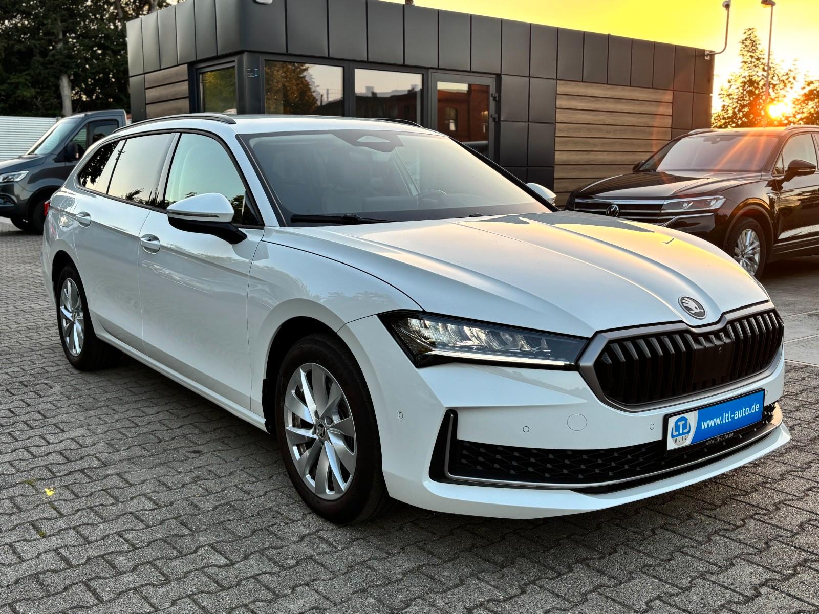 Skoda Superb Combi 2.0 TDI DSG 4x4 AHK Navi 360Kamera