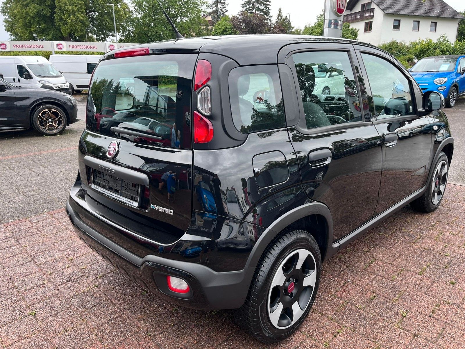 Fahrzeugabbildung Fiat Panda Cross City Plus Hybrid