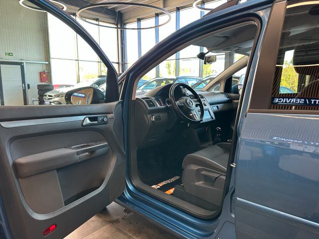 MYAUTOCENTER – Gebraucht- und Jahreswagen mit Werkstattservice in Pfaffenhofen Volkswagen Touran*7-Sitzer*TEMPO*2ZONEN*SitzHZ*PDC*TÜV 528