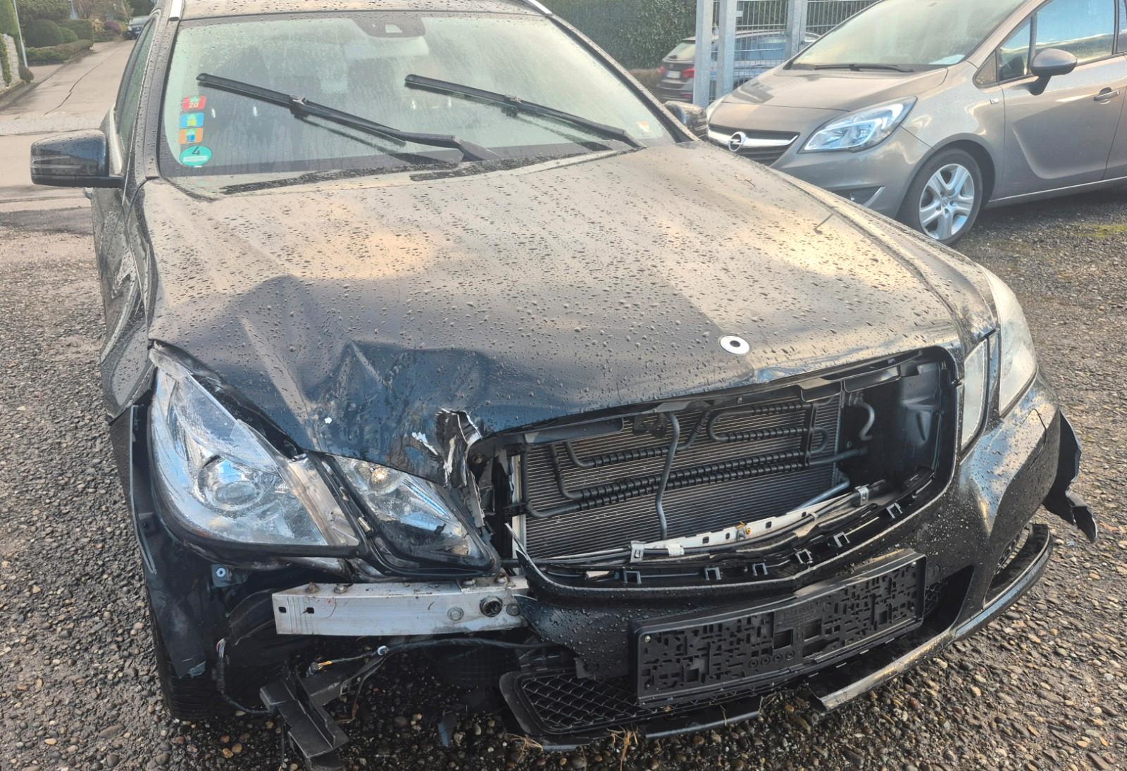 Mercedes-Benz E 200 E T-Modell E 200 CGI BlueEfficiency