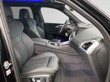 BMW XM - 7