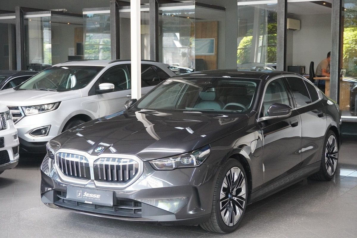 BMW 550 e xDrive LED Pano Live Cockpit Prof. ACC H&amp;K
