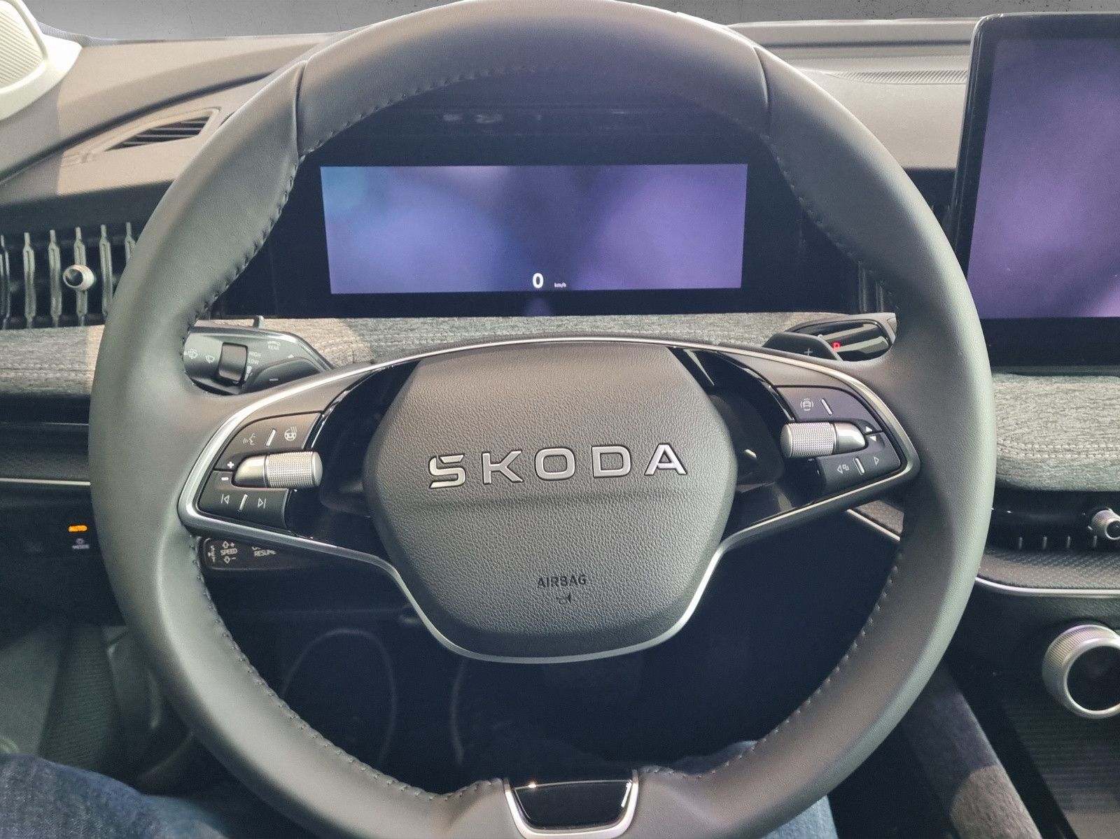 Fahrzeugabbildung SKODA Superb Combi Selection 2.0 TDI 142kW/193PS 4x4