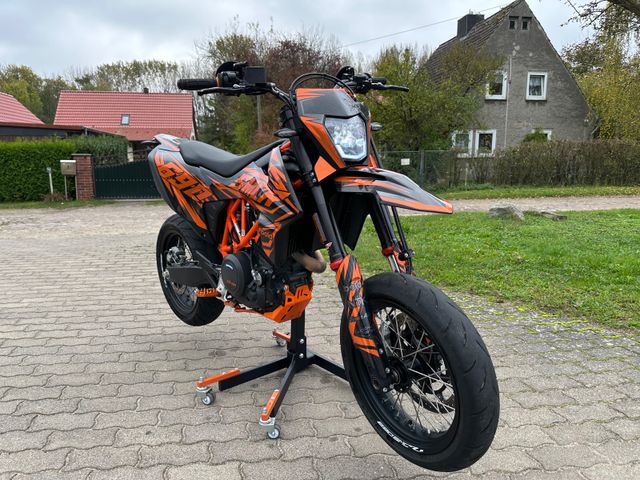 KTM SMRC 690