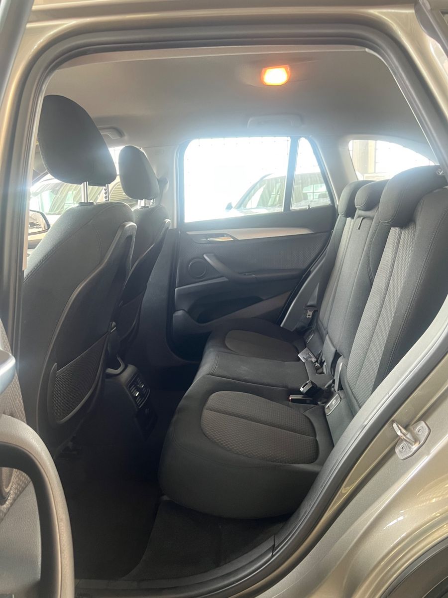 Fahrzeugabbildung BMW X1 sDrive 18 d Advantage *LED*NAVI*SITZHEIZUNG*