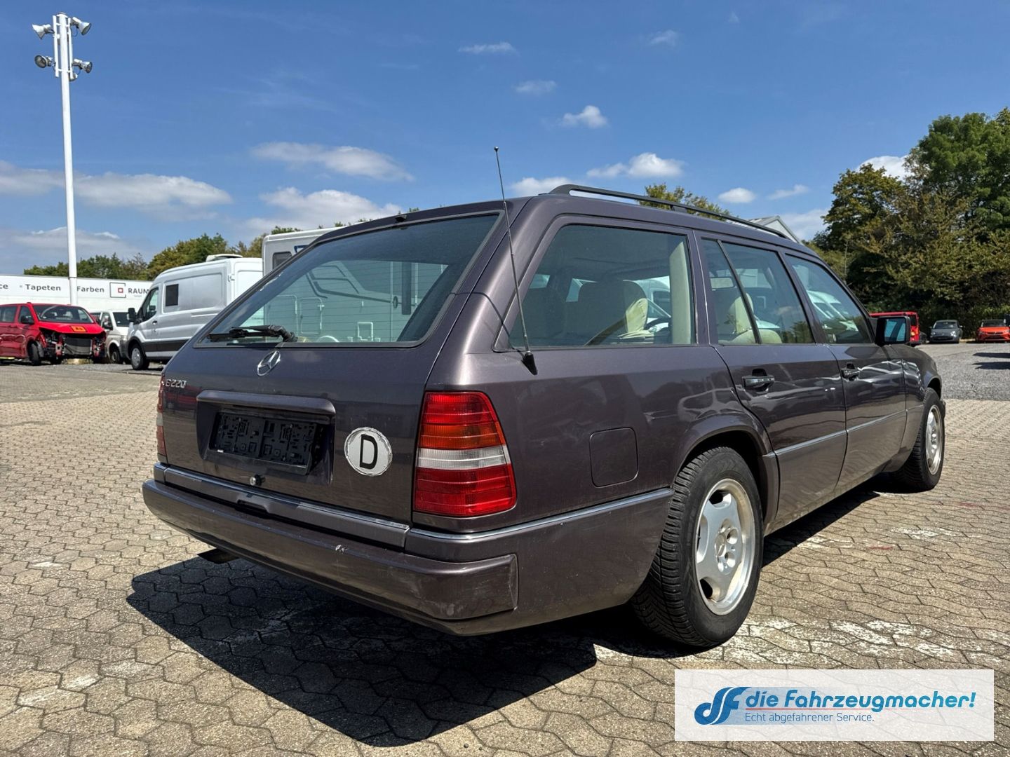 Fahrzeugabbildung Mercedes-Benz E 220 ET-Modell 220TE Alarm el.SP Spieg. *EXPORT