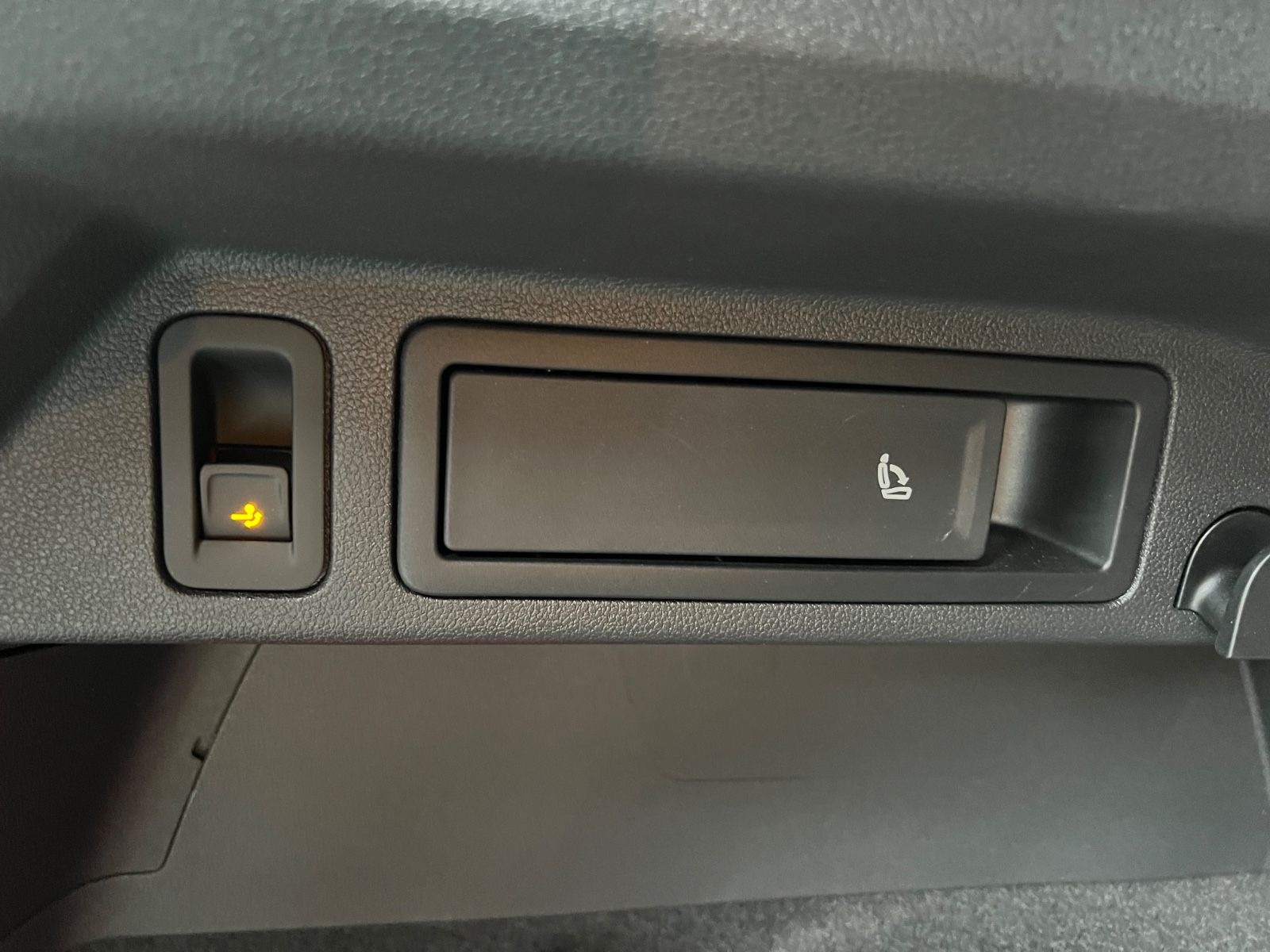 Fahrzeugabbildung Volkswagen Tiguan Comfortline 2.0TDI *DIGITALTACHO*LED*360°
