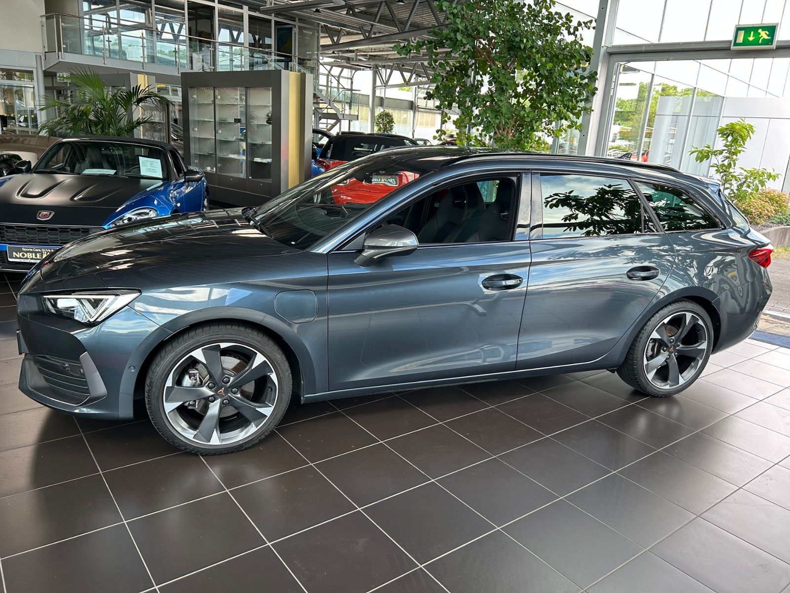 Fahrzeugabbildung CUPRA Leon Sportstourer e-Hybrid KLIMA LED NAVI SHZ