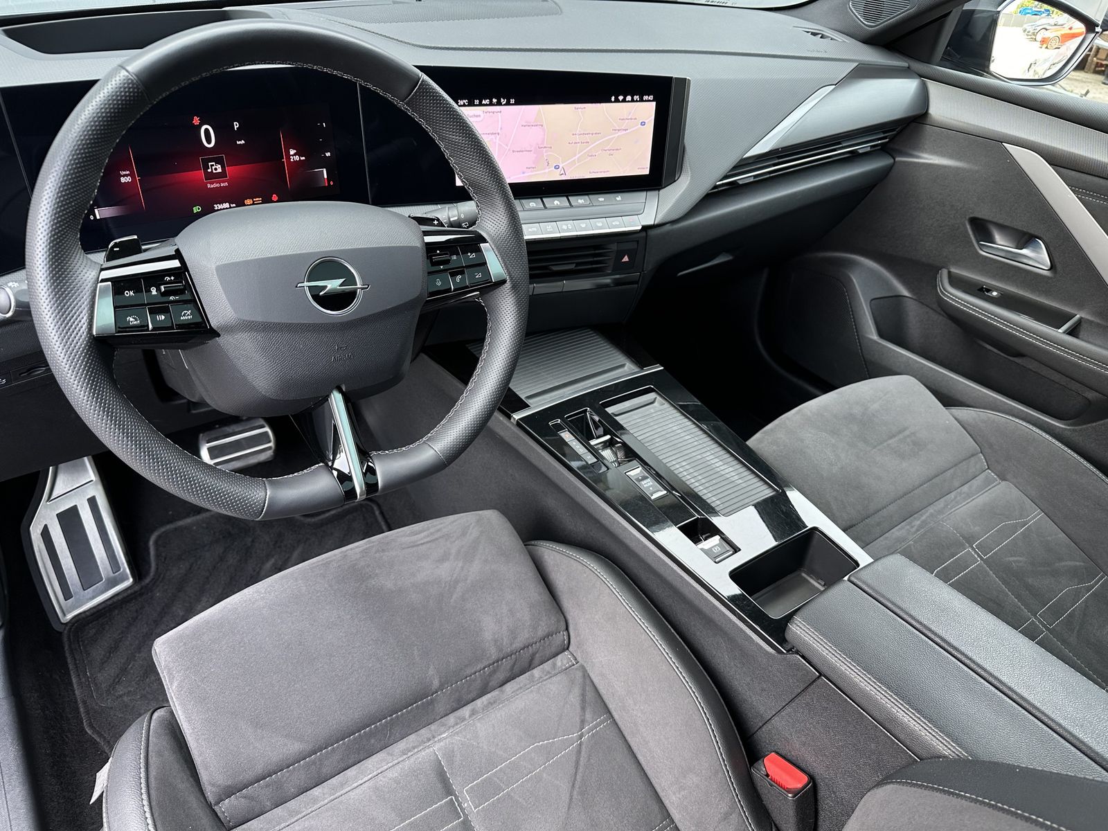 Fahrzeugabbildung Opel Astra SpT 1.5 D Aut. GS NAV+LED+PANORAMA+HUD+ACC