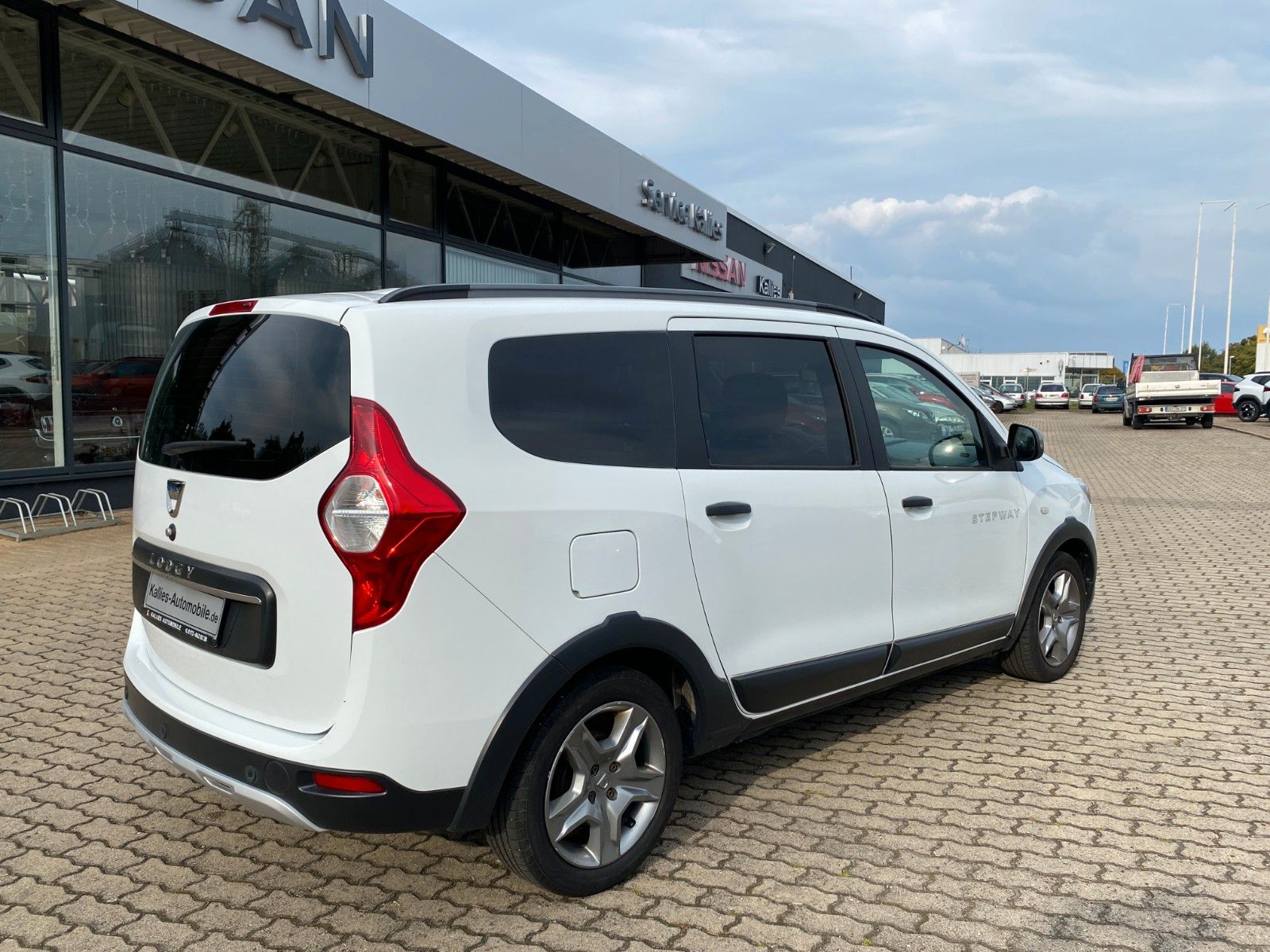 Fahrzeugabbildung Dacia Lodgy Stepway Plus