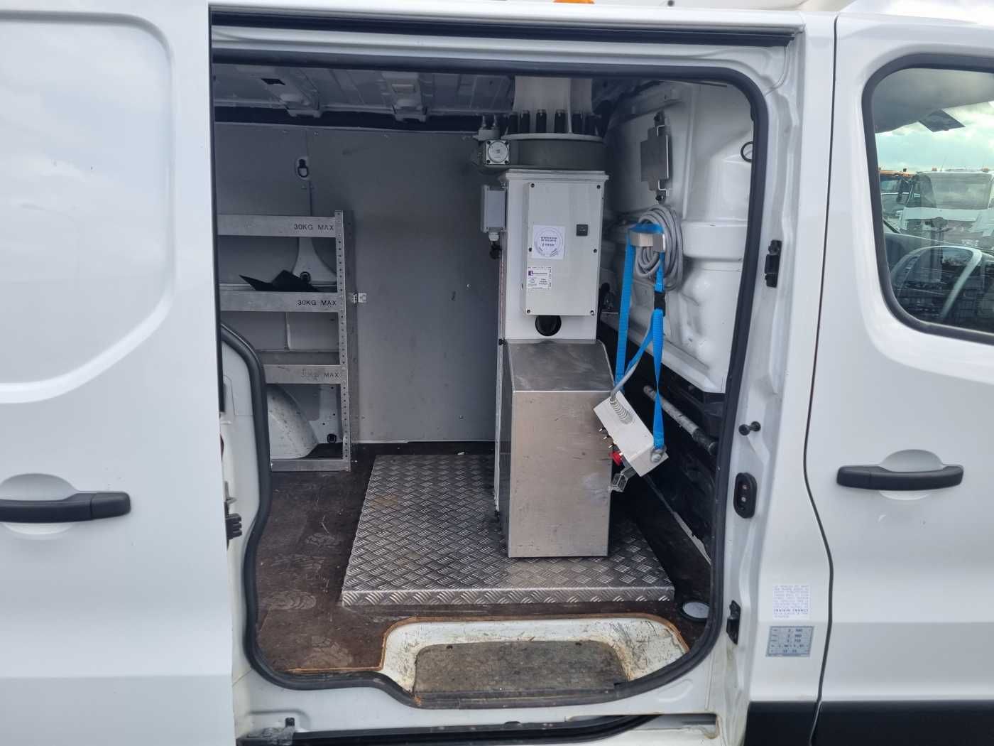 Fahrzeugabbildung Renault Trafic dCi 120 L1H1 / France Elavateur 10,6m
