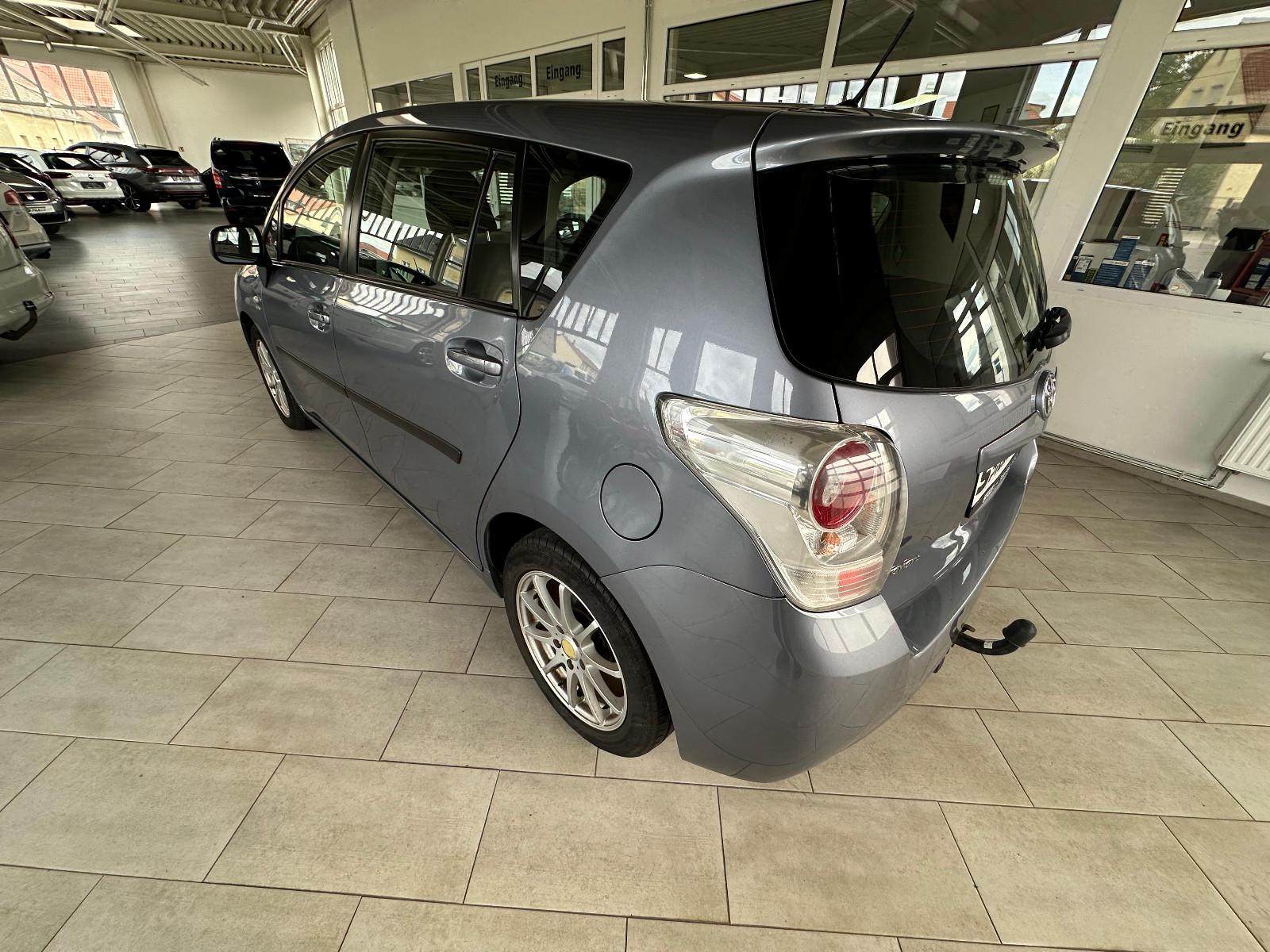 Toyota Verso Life