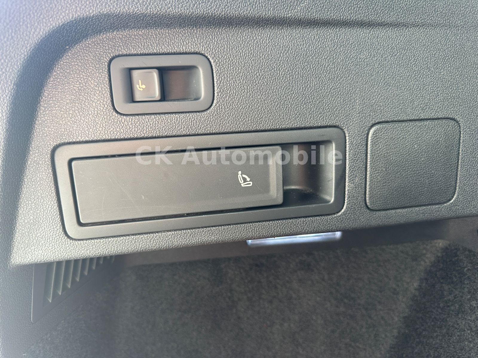 Fahrzeugabbildung SEAT Tarraco FR 4Drive 2.0TDI/Navi/Pano/LED/ACC/AHK
