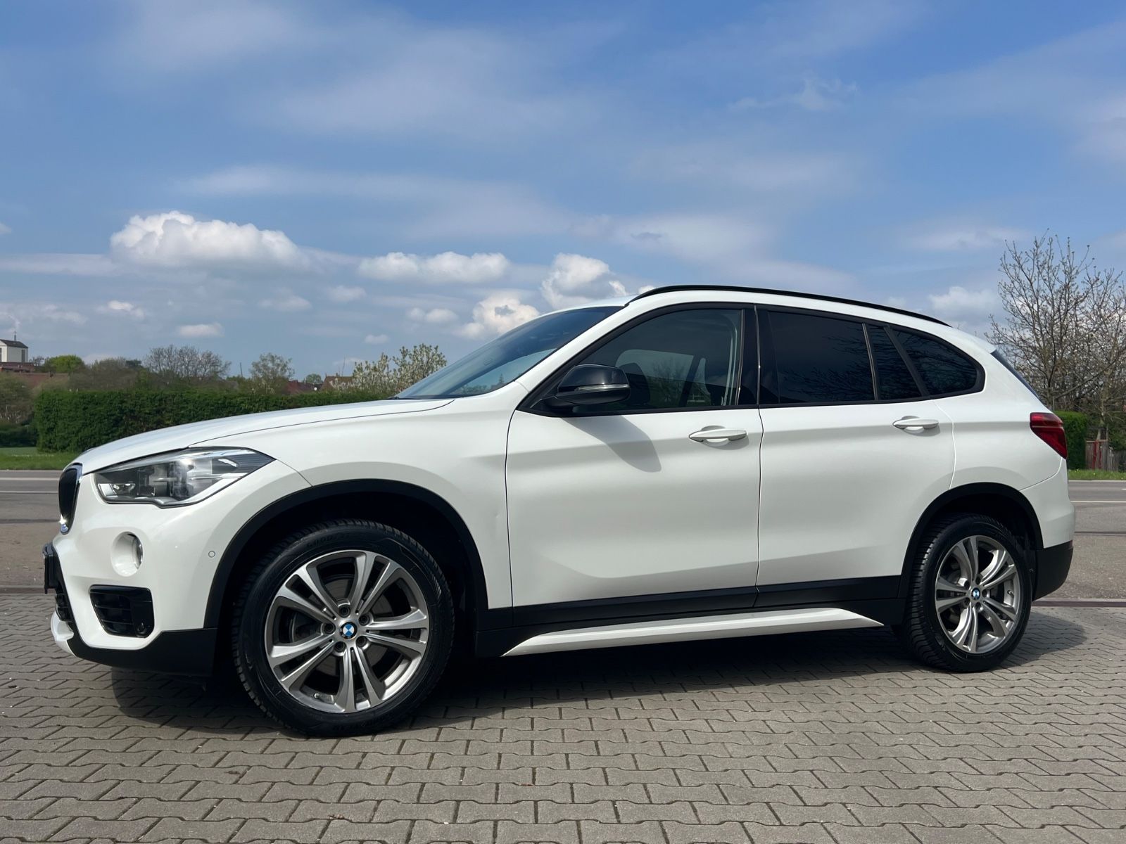 BMW X1 sDrive 18d Sport Line|AHK|PANO|NAVI|LED|KAM