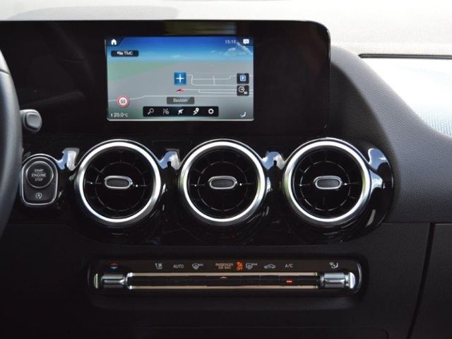 GLA 180 DCT Style LED/NAVI+VZE/17-ZOLL/GRA/RFK/P