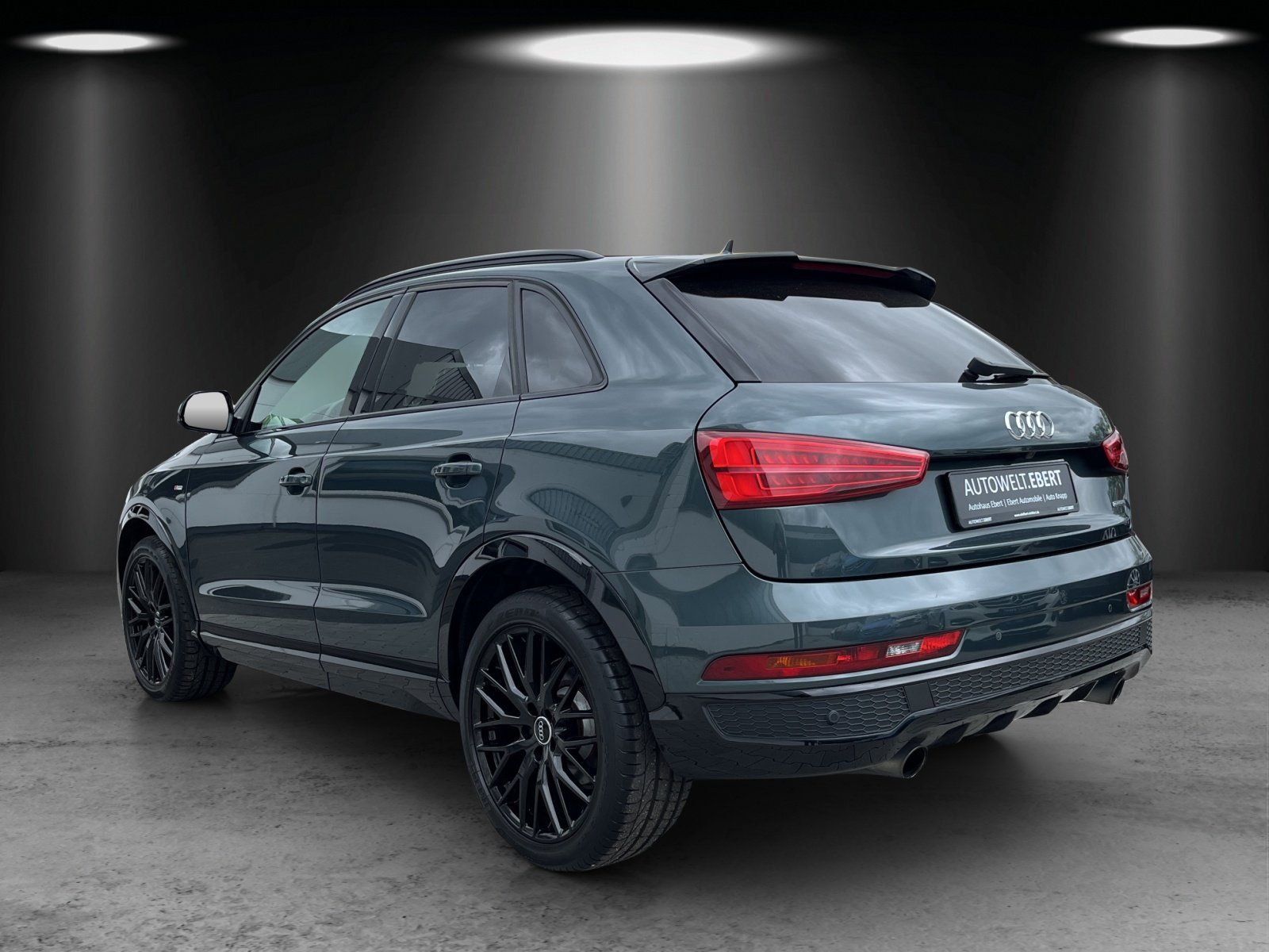 Fahrzeugabbildung Audi Q3 2.0 TFSI quattro S-LINE Comp./PANO/KAMERA/LED