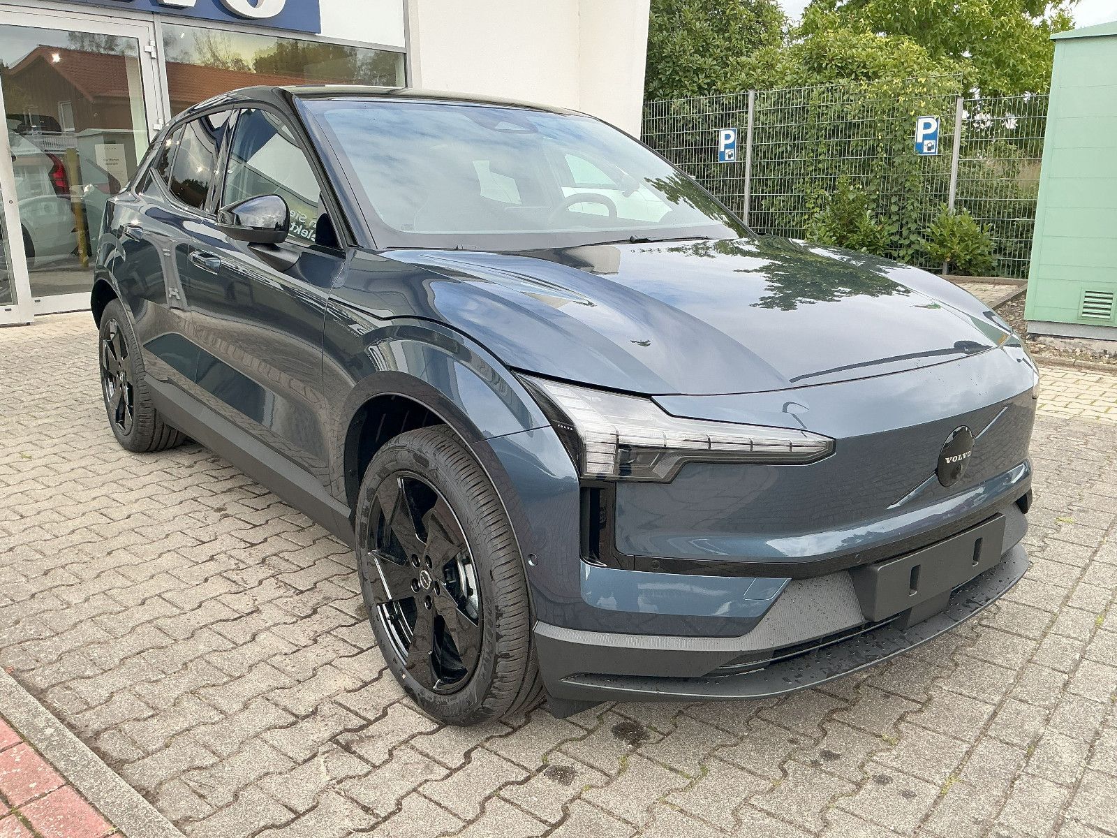 Volvo EX30 Ultra Black Edition 2WD Pure Electric