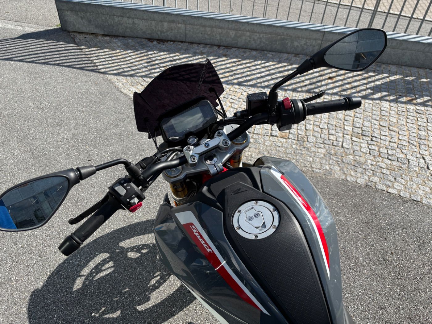 Fahrzeugabbildung BMW G 310 R Style Sport