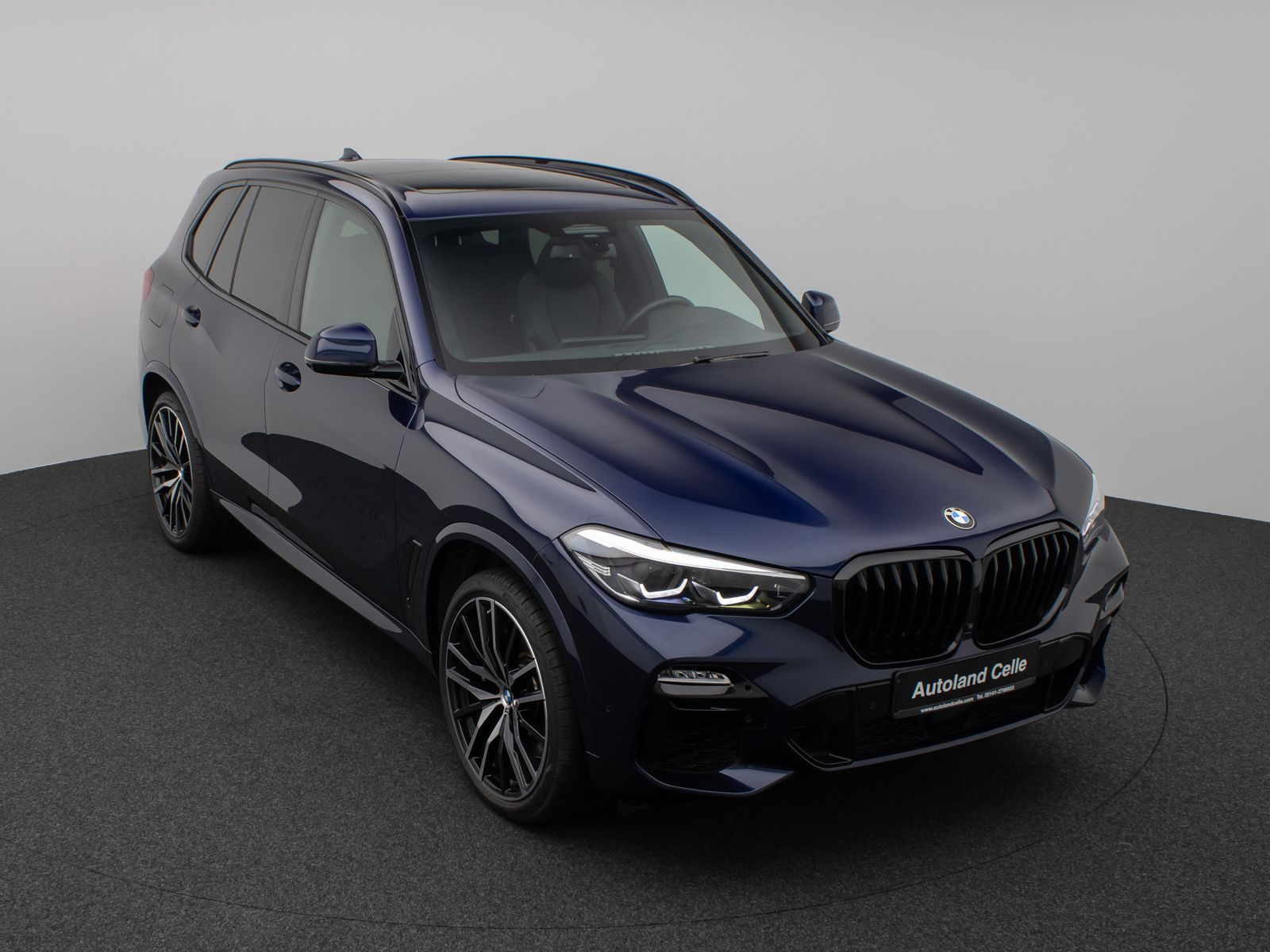 Fahrzeugabbildung BMW X5 M50i Panorama 360° DAB H/K AHK Komfort 22Zoll