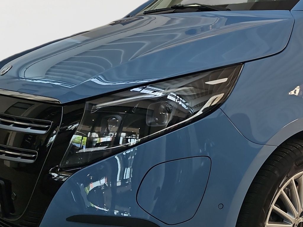 Fahrzeugabbildung Mercedes-Benz EQV 300 lang 8 Sitze LED 2xST 360° Ambientebel.