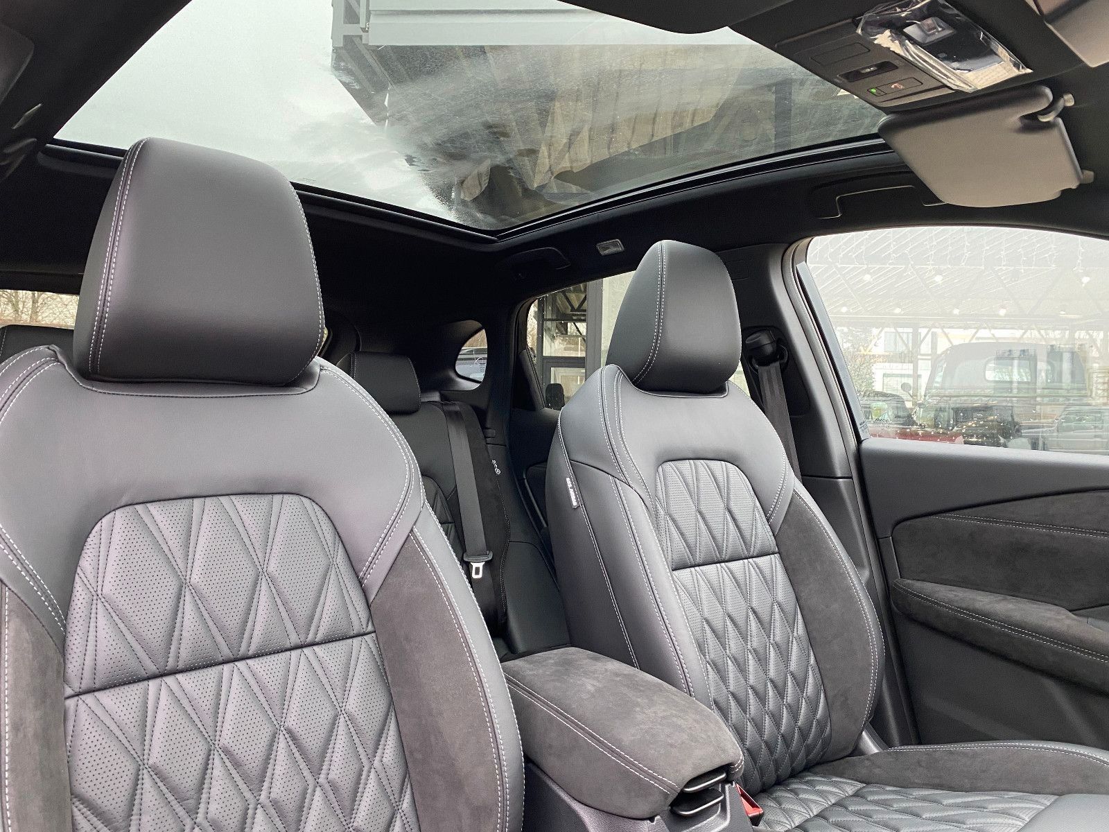Fahrzeugabbildung Nissan Qashqai 1.3 MHEV Tekna+ PANO+HUD+BOSE+SHZ+AHK