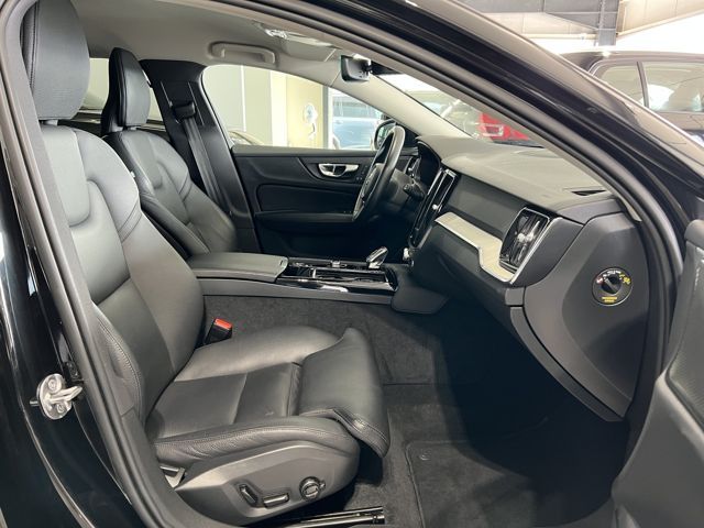 Volvo V60 T6 Inscription Recharge AWD ACC AHK Pano LED