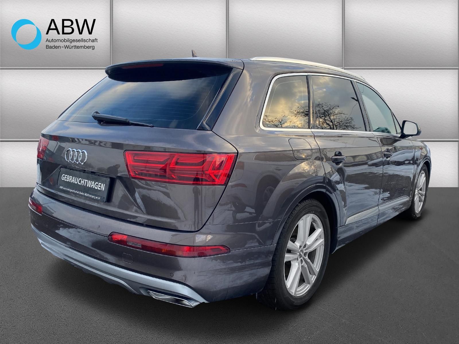 Fahrzeugabbildung Audi Q7 3.0 TDI quattro S line Sport / Plus Pano